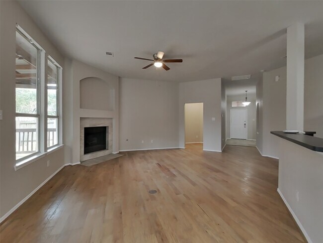 Building Photo - 2205 Highland Hills Dr