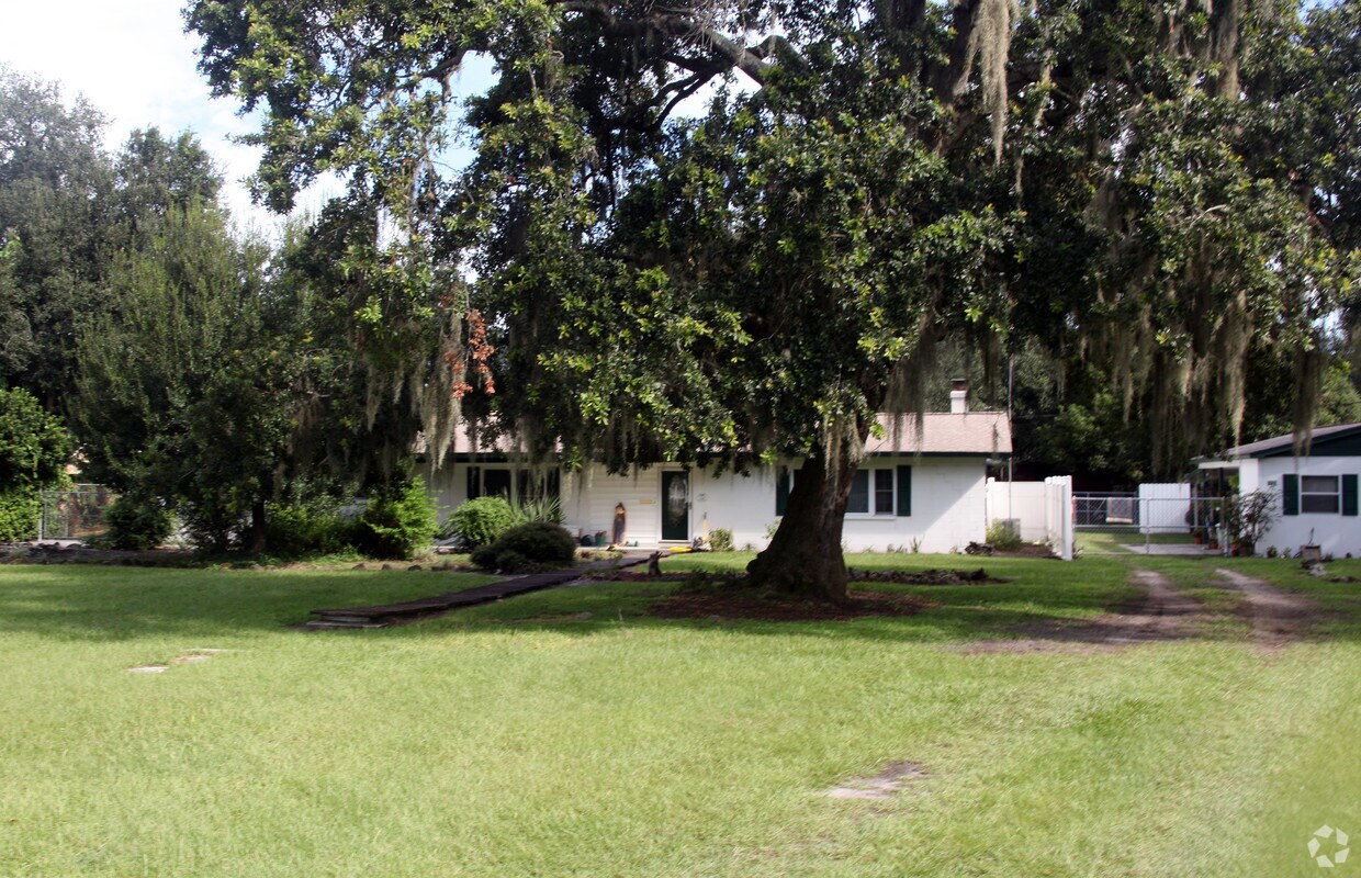 Foto del edificio - 1130 Jungle Ct