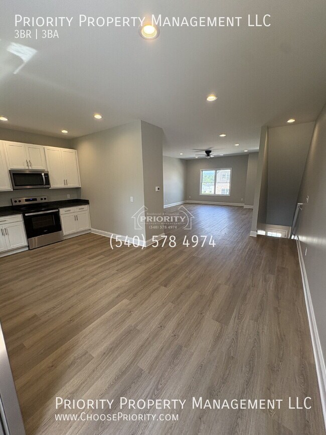 Building Photo - 751 Zephyr Dr