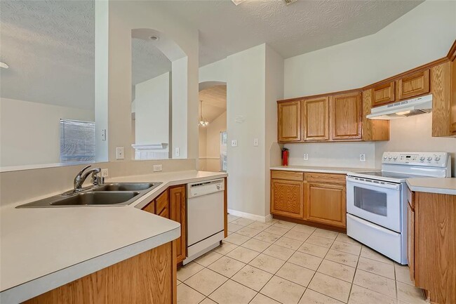 Building Photo - 26714 Cypresswood Dr