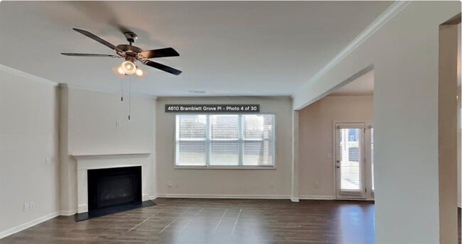 Foto del edificio - 4610 Bramblett Grove Pl