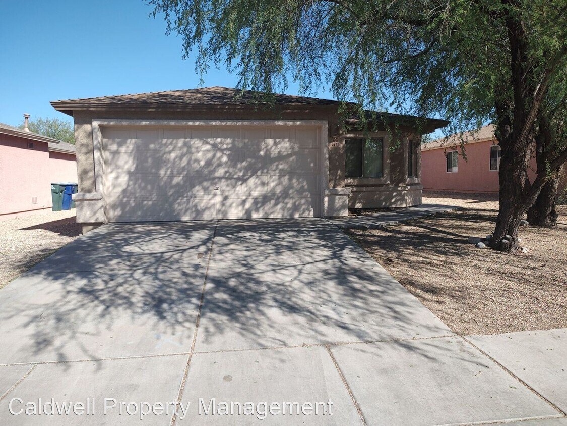 Primary Photo - 4 br, 2 bath House - 5241 S. Via Noche Buena