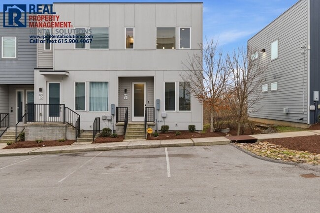 Building Photo - HALF OFF FIRST MONTHS RENT! Lovely 2BR/1.5BA end unit condo 5 mins from Downtown Nashville, washe...