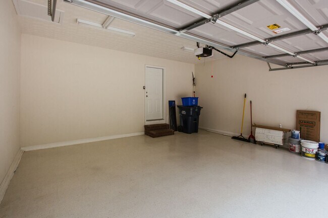 Foto del edificio - 137 Bristol Woods Dr