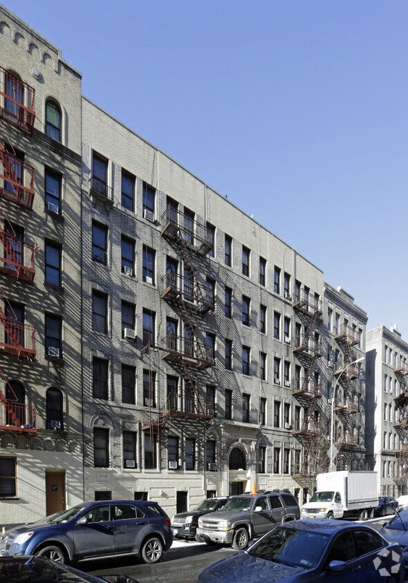Foto principal - 2403 Creston Avenue Apartments