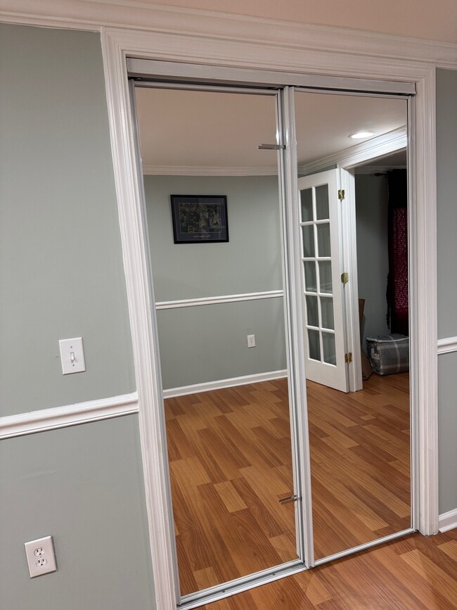 Building Photo - 3909 Silver Brook Dr