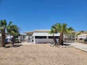 Building Photo - 1095 Navajo Dr