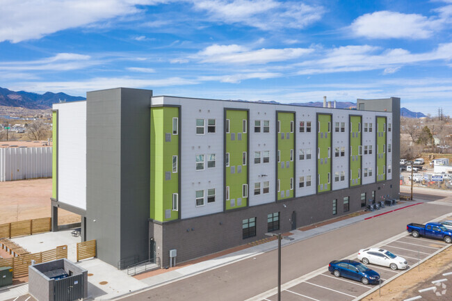 Building Photo - Greenway Flats