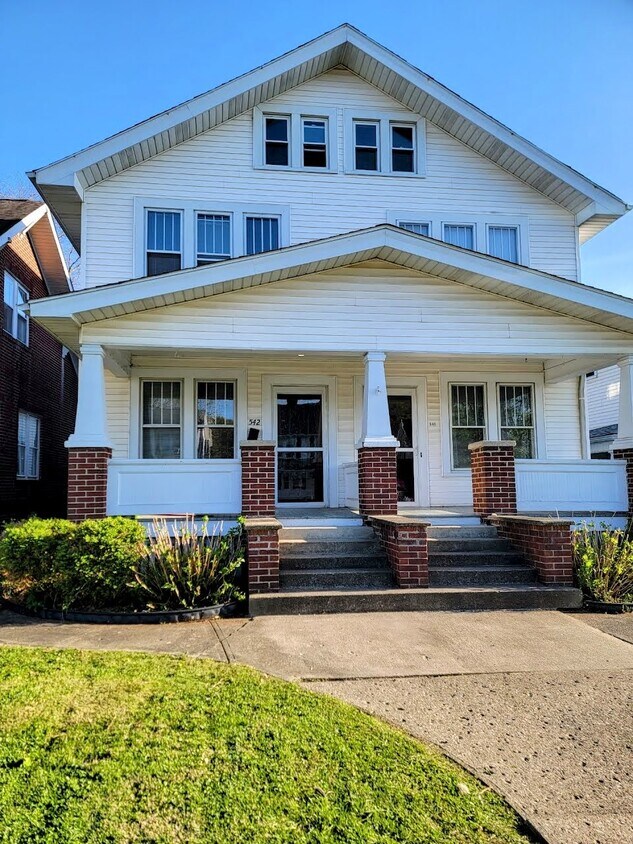 Primary Photo - 542 East 6th Avenue, Unit 542 E Sixth Ave