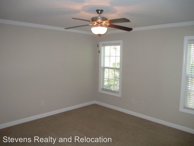 Building Photo - 3 br, 2.5 bath House - 5500 Gateway Pl