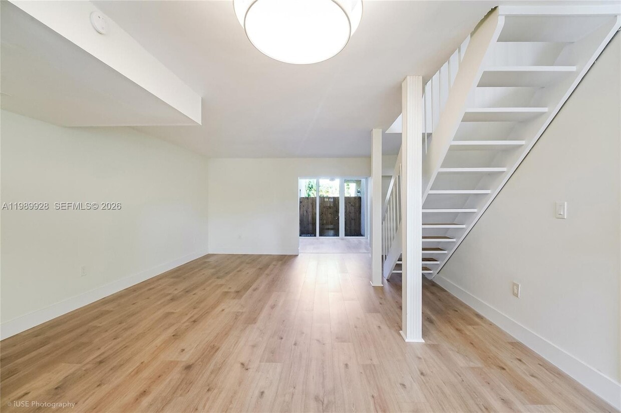 Photo - $3,600 9023 NE 4th Ave Rd #9023