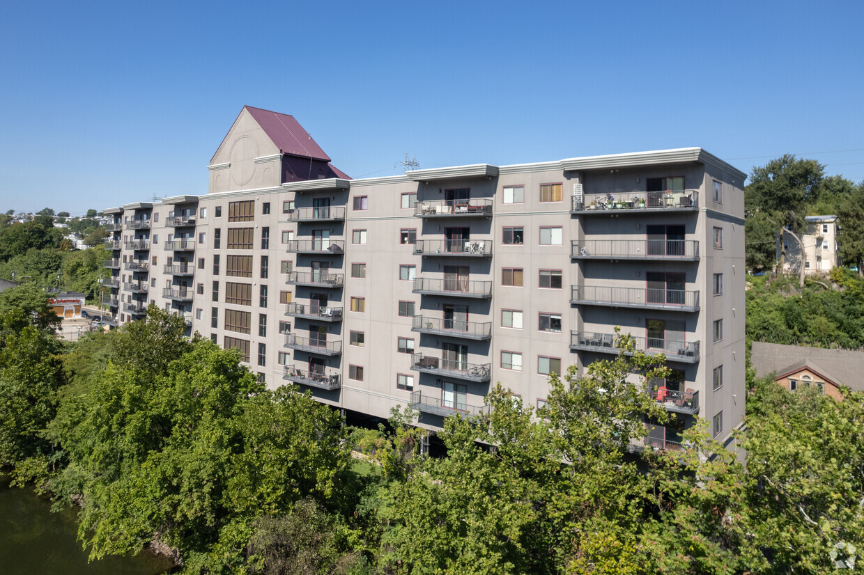 Primary Photo - Bridge Five Condominiums