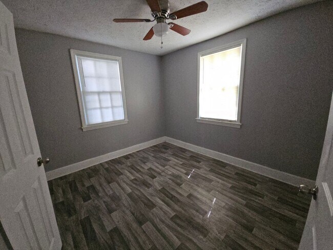 Foto del edificio - 1551 Dexter Ave