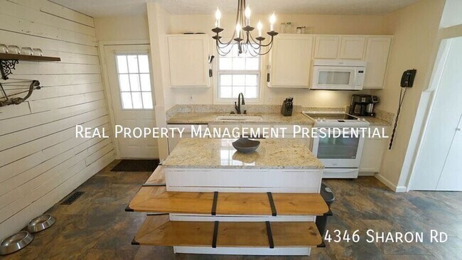 Foto del edificio - 4346 Sharon Rd