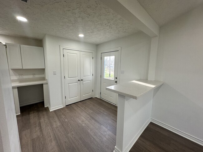 Foto del edificio - 11410 Red Hill Rd