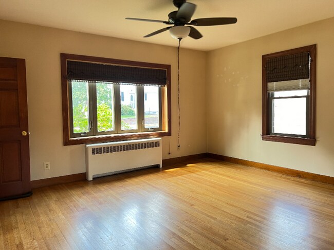 Foto del edificio - 25 Locust Ave