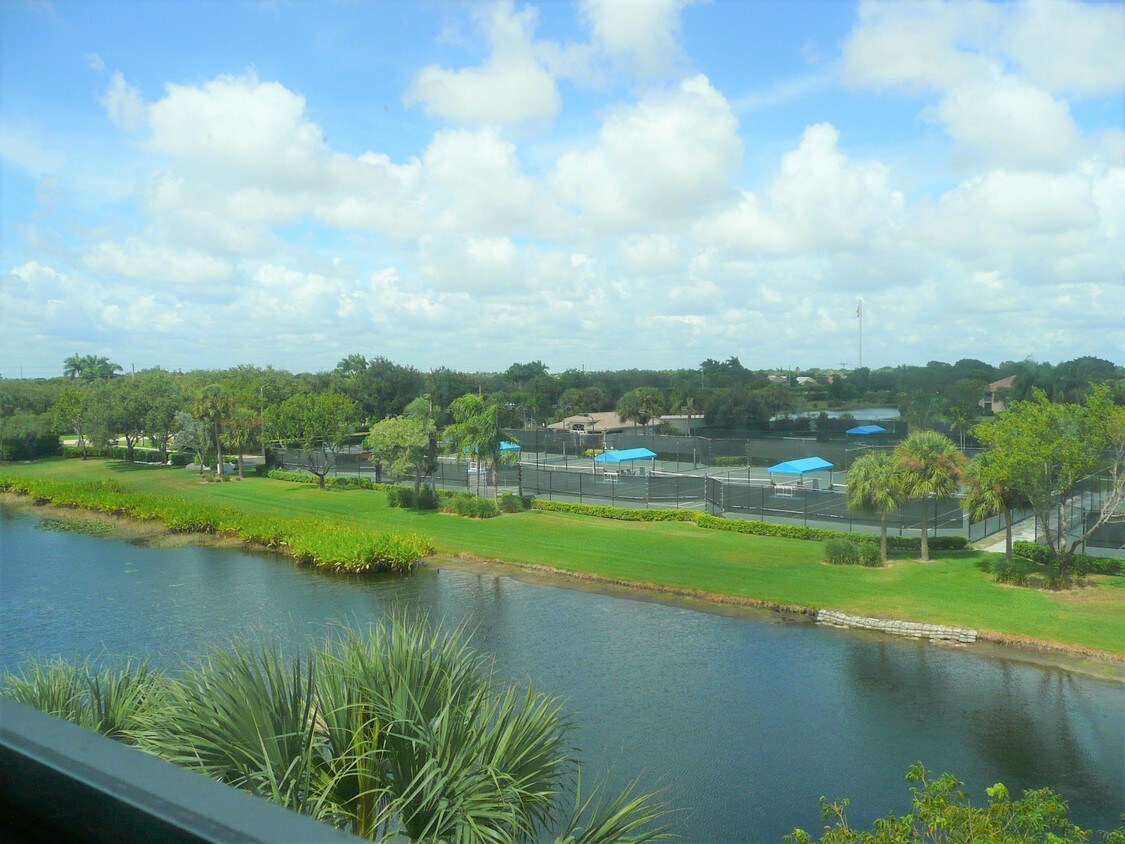 Foto principal - 5938 Crystal Shores Dr