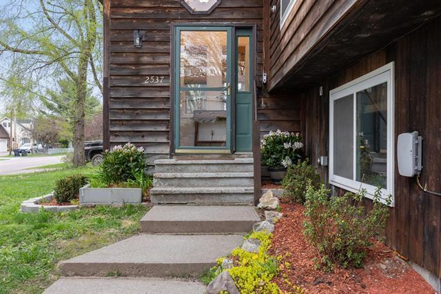 Building Photo - 2537 Malletts Bay Ave