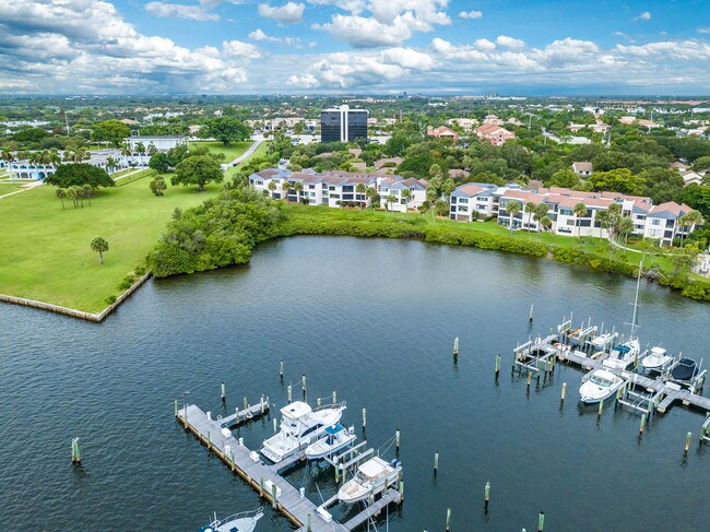 Foto del edificio - 1660 12 Oaks Way