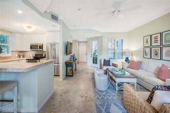 Building Photo - 425 2nd Ave S