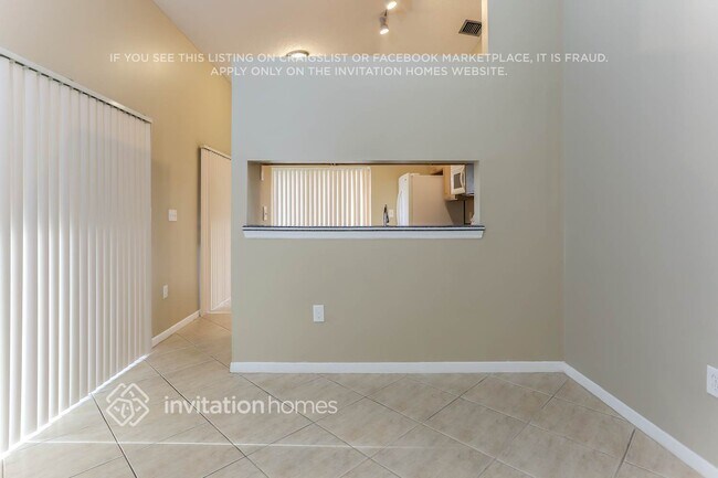 Foto del edificio - 15131 S Waterford Dr