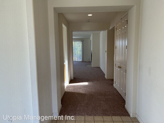 Building Photo - 3 br, 2 bath House - 102 Entrada Circle