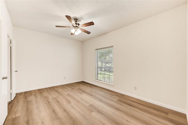 Building Photo - 2338 Bent River Dr