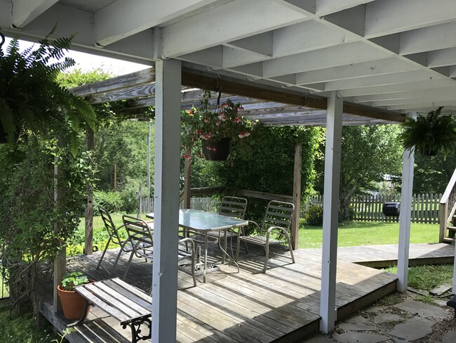 Building Photo - 127 Timberlane Ext
