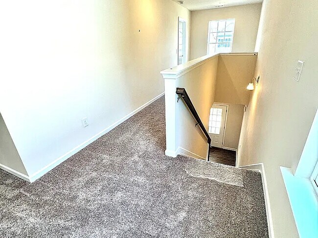 Building Photo - 49 Shelter Ln E