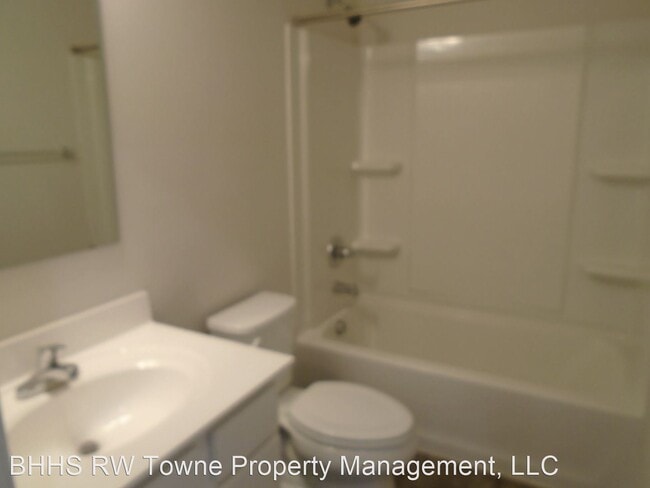 Building Photo - 3 br, 2.5 bath House - 2044 Petersen Way