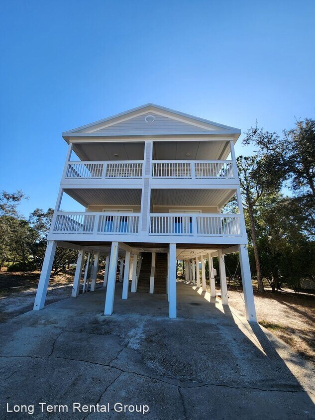 3 br, 3 bath House 517 Windmill Ridge Ro... House Rental in Gulf