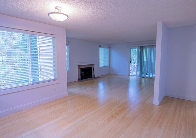 Building Photo - 15238 SE 43rd Ct