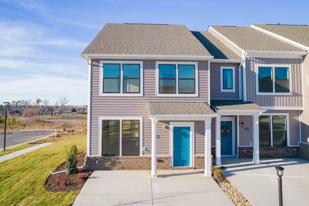 12228 Lightning Bug Loop, Midlothian, VA 23112 Townhome Rentals in Midlothian VA