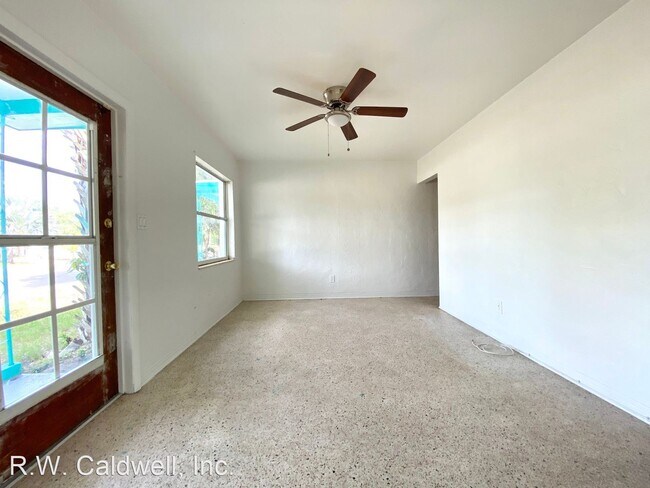 Foto del edificio - 2401 49th St S