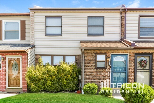 Building Photo - 5127 N Hunters Ct