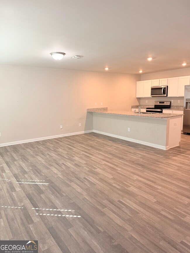 Foto del edificio - 725 Cole Dr