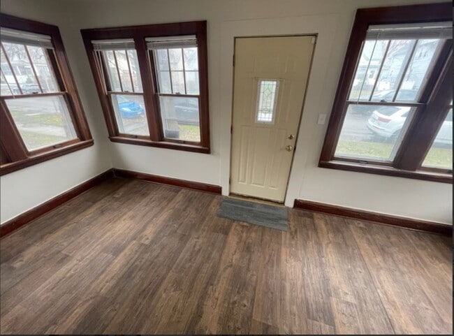 Building Photo - 1237 Albemarle St