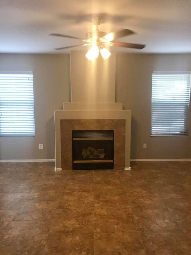 Building Photo - 3-bedroom, 2-bath on oversized lot