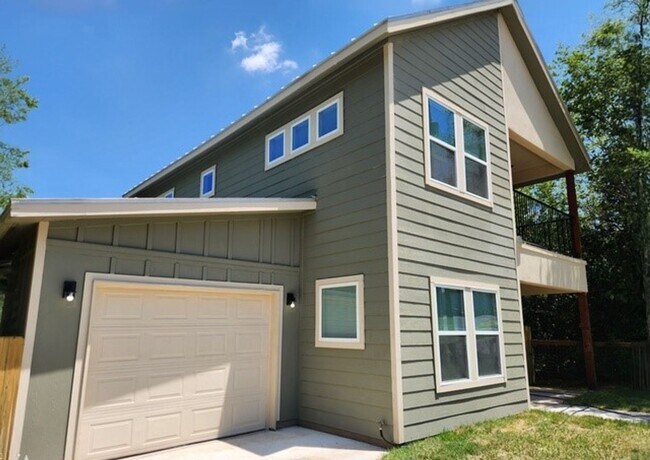 Foto del edificio - DOWNTOWN NEW BUILD RETREAT