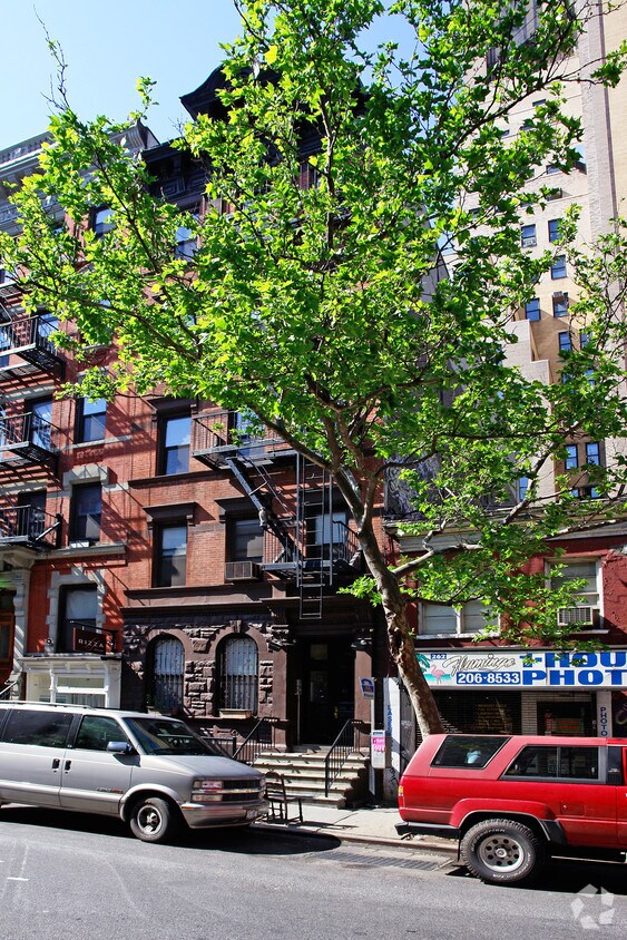 Building Photo - 260 W 15th St