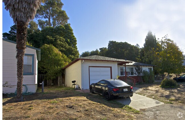 Building Photo - 22750 Bayview Ave