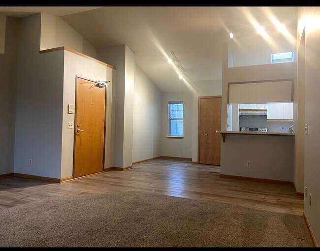 Building Photo - 267 Kearney Way