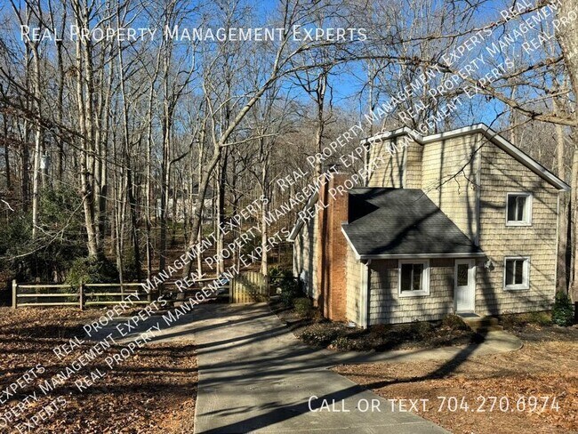 Building Photo - Charming 3 BR/ 2 BA Home in Matthews!