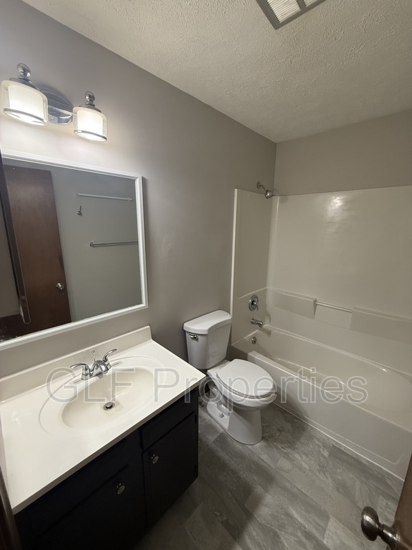 Building Photo - 46 Bradford St