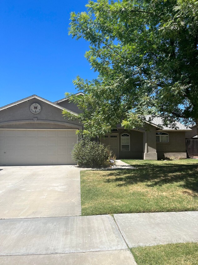 Primary Photo - 950 Geneva Dr
