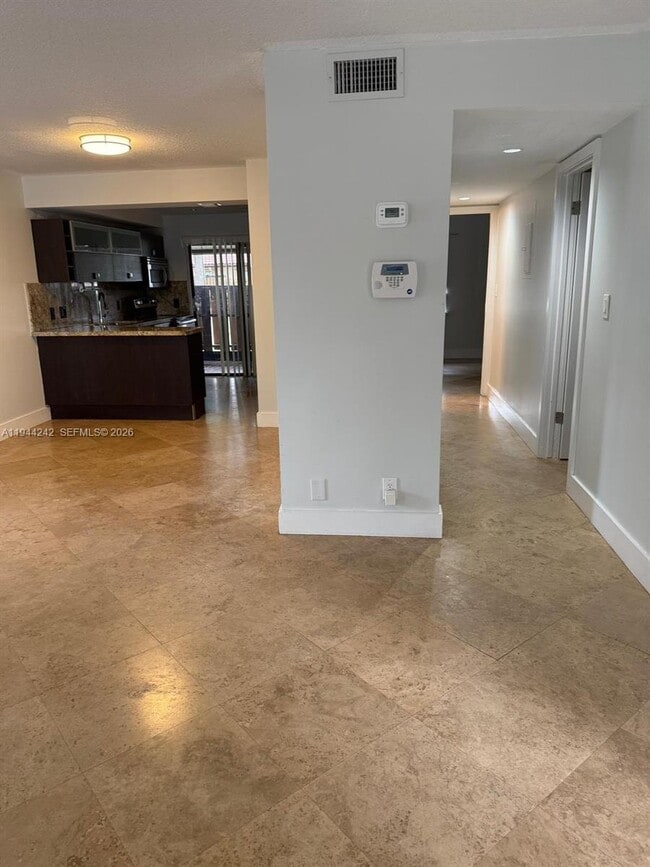 Foto del edificio - 118 Wimbledon Lakes Dr