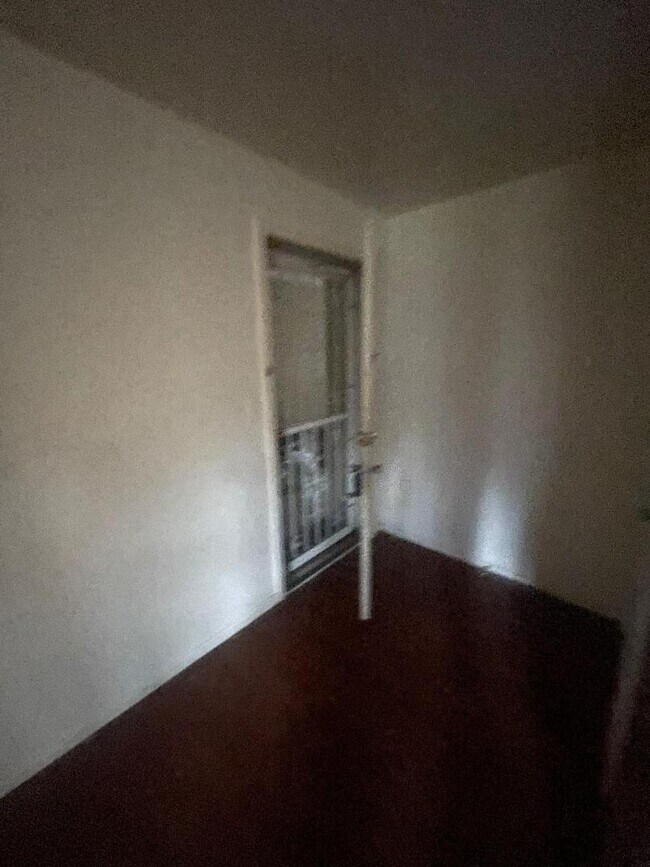 Foto del edificio - 713 Springfield Rd