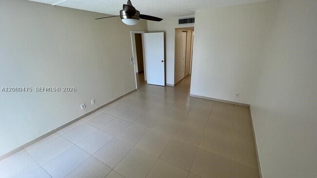Foto del edificio - 20500 W Country Club Dr