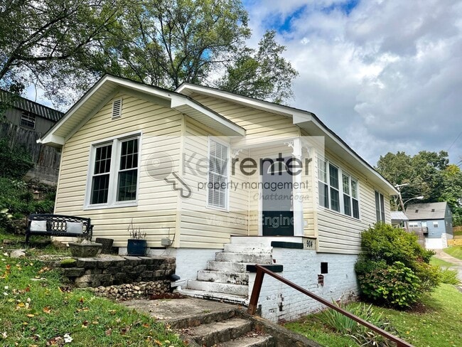 Photo - 904 Boylston St House