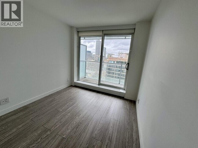 Photo du bâtiment - 777-2777 Richards St